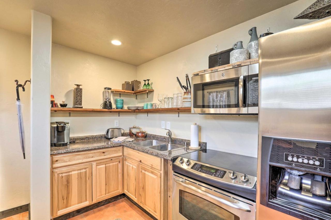 Pet-Friendly Tucson Casita Shared Hot Tub And Porch Villa Eksteriør billede