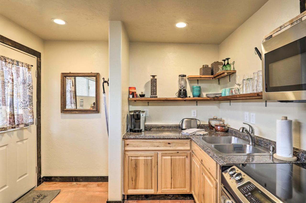Pet-Friendly Tucson Casita Shared Hot Tub And Porch Villa Eksteriør billede
